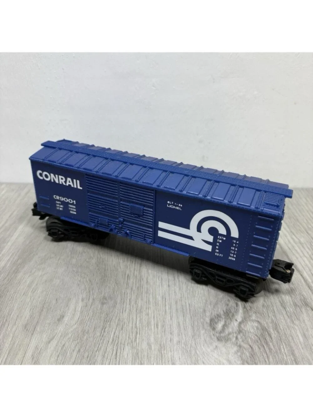 Lionel O Gauge 1:48 Scale Box Car Conrail CR9001, Blue Plastic Train Freight